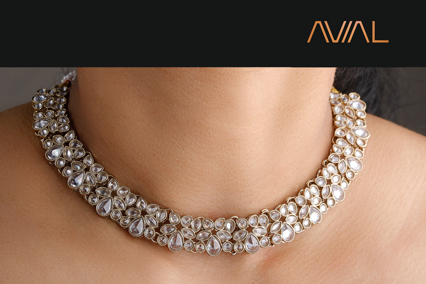 Choker necklace with antique gold finish and Polki-style stones – bridal jewellery for Indian weddings UK