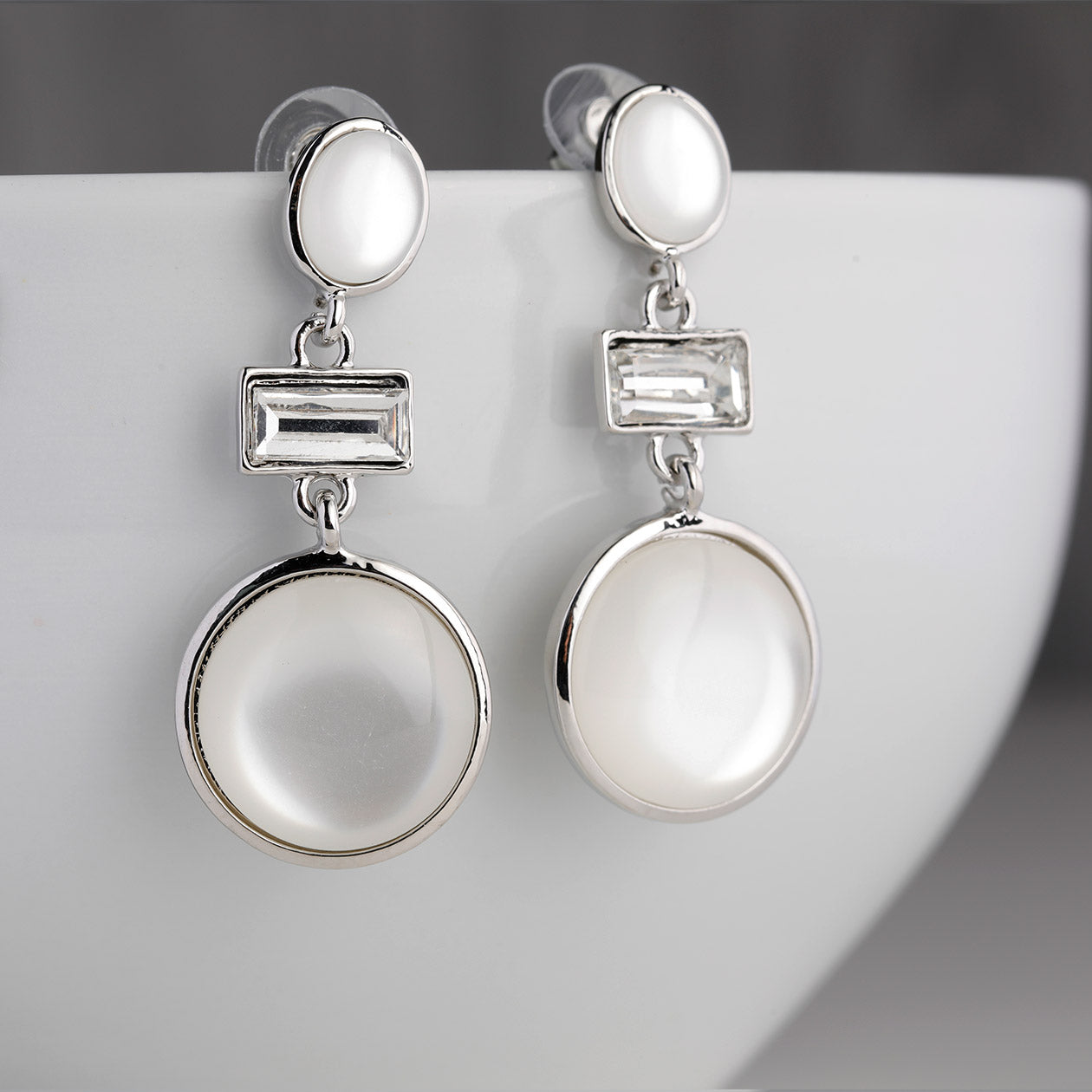 Dazzling Drop Earrings- Fusion of modern sophistication and timeless charm earrings