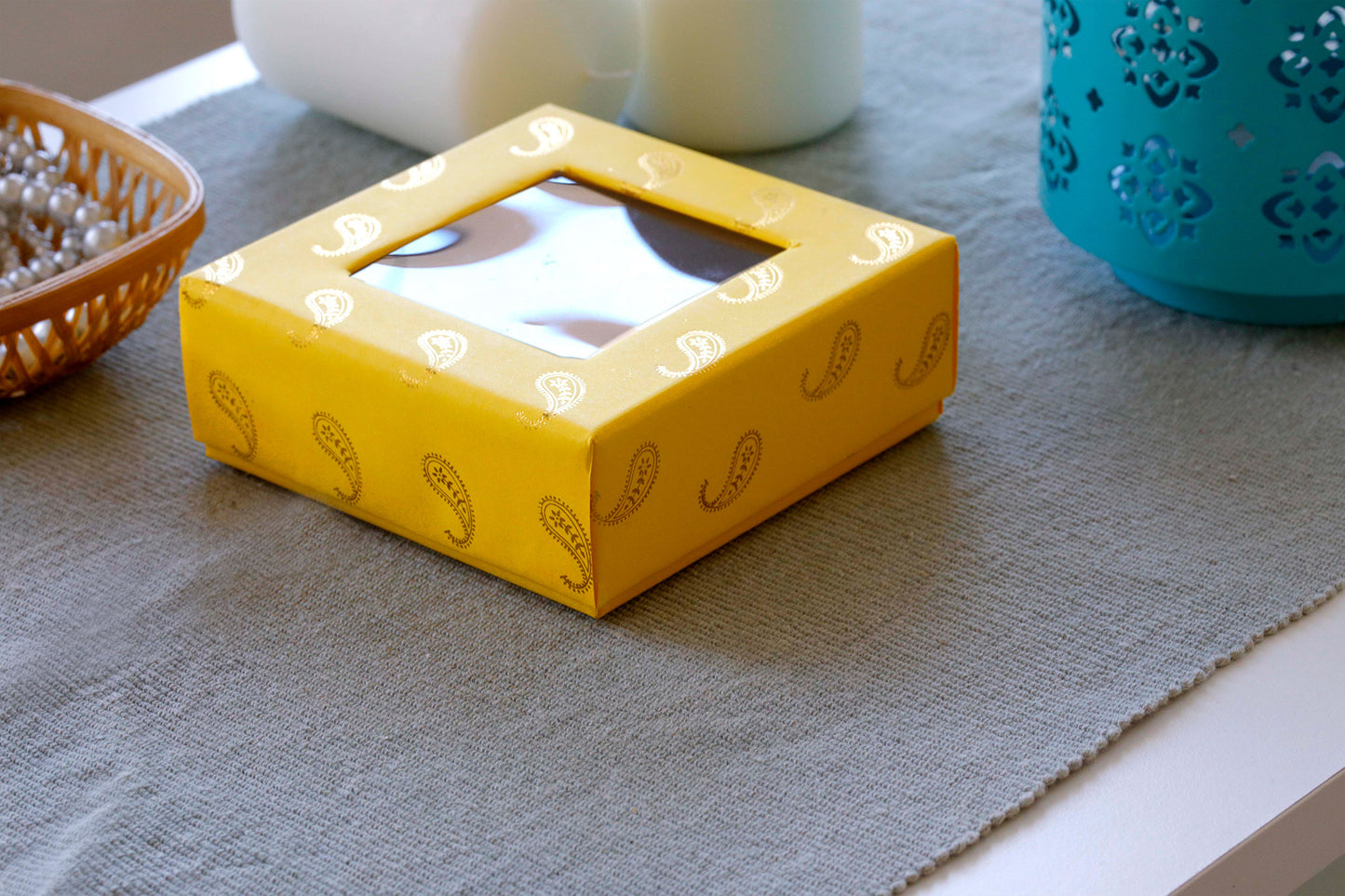 Colourful Sweet & Gift Square Boxes with Lids (Yellow )