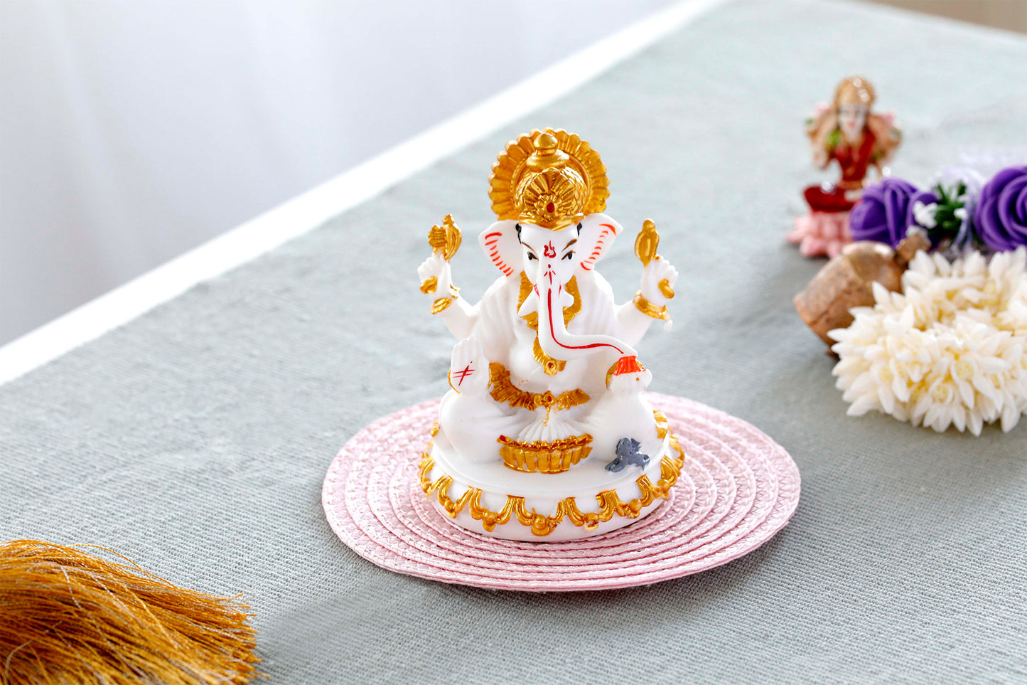 White Coloured Lord Ganesh statue