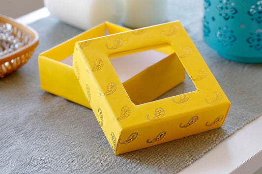 Colourful Sweet & Gift Square Boxes with Lids (Yellow )